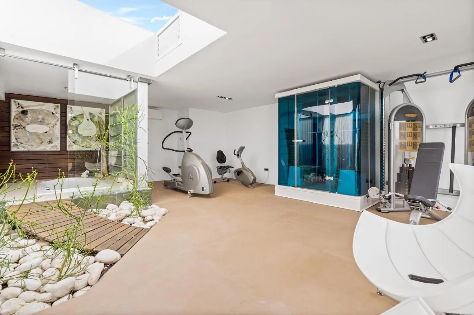 Luxury 5 Bedroom Villa 贝纳尔马德纳 0*,  西班牙