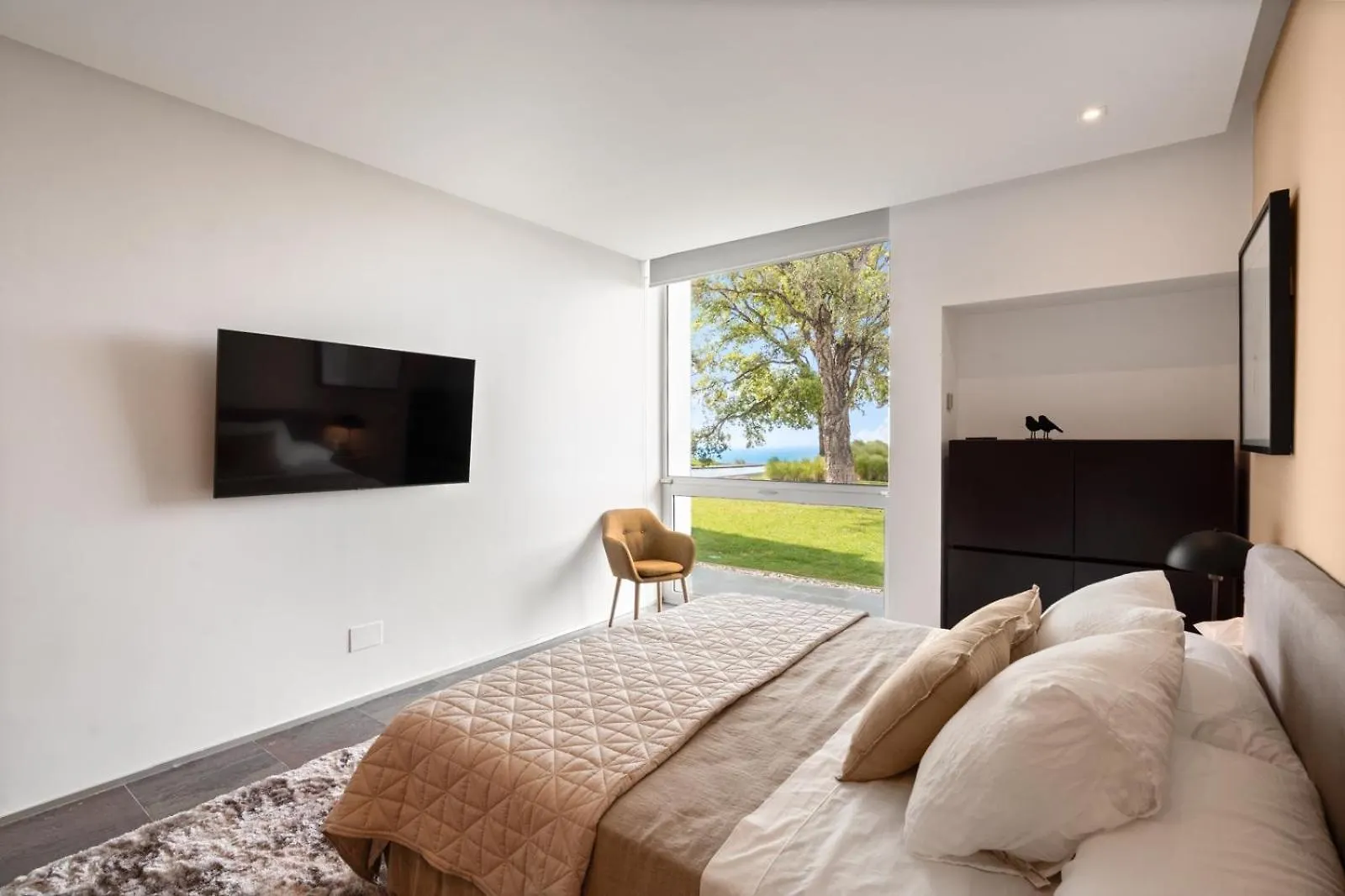 Luxury 5 Bedroom Villa 贝纳尔马德纳 0*,